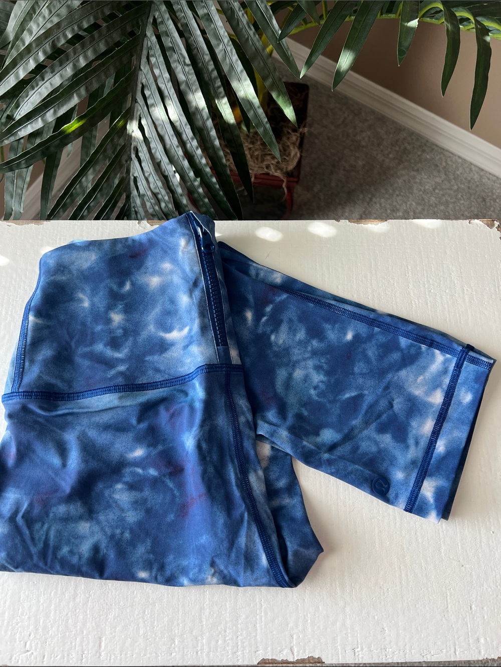 Lululemon Women’s Blue Tie-dye Leggings
